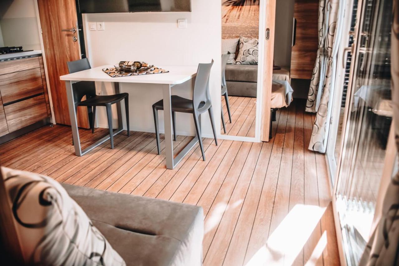 Mobile Home Kailani Nr 121, Camping Porton Biondi Rovinj Exterior foto